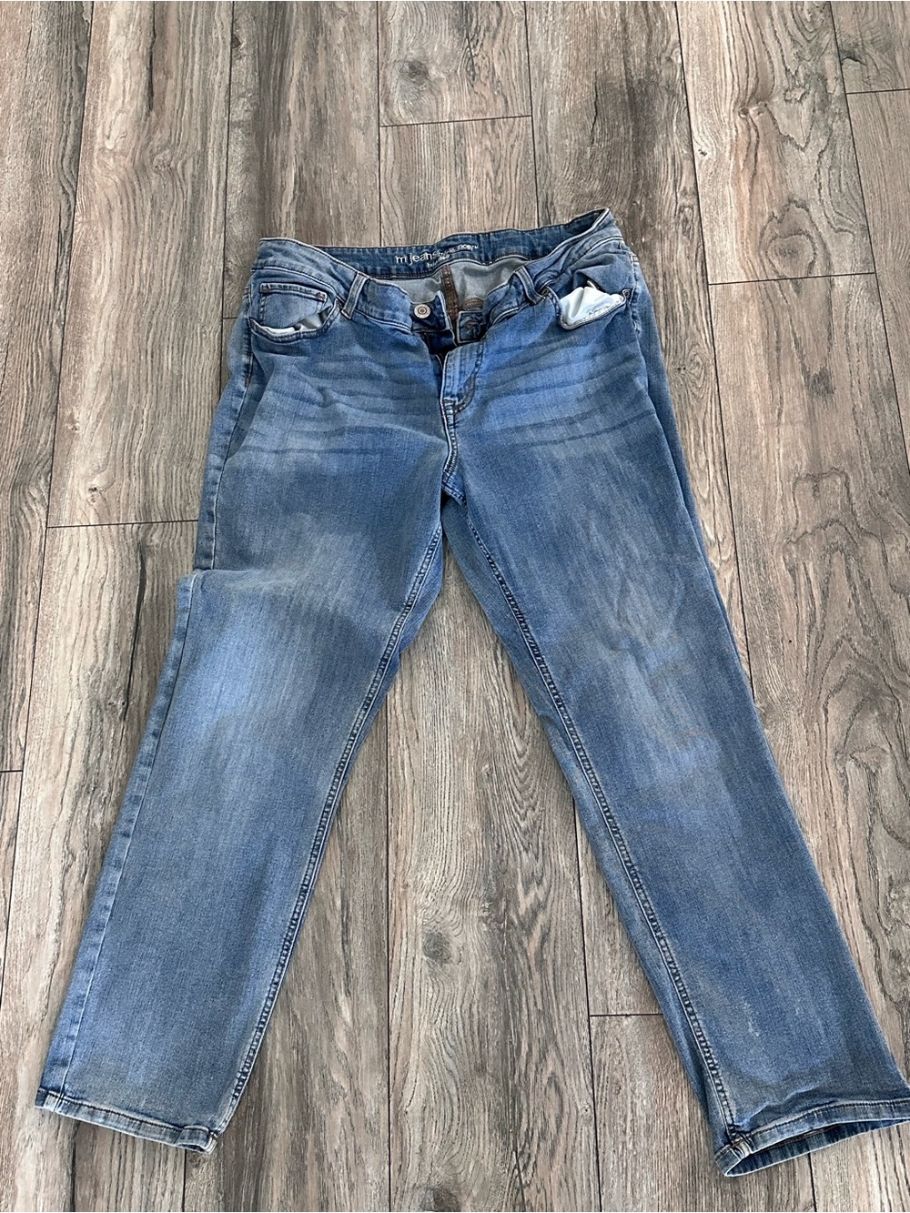 Classic Women's Blue Jeans - Comfortable Everyday Fit